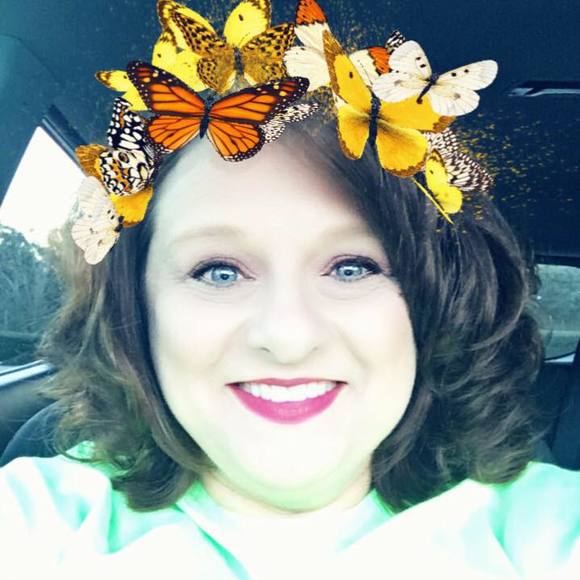 Meet your Posher, Julie - Picture 1 of 1